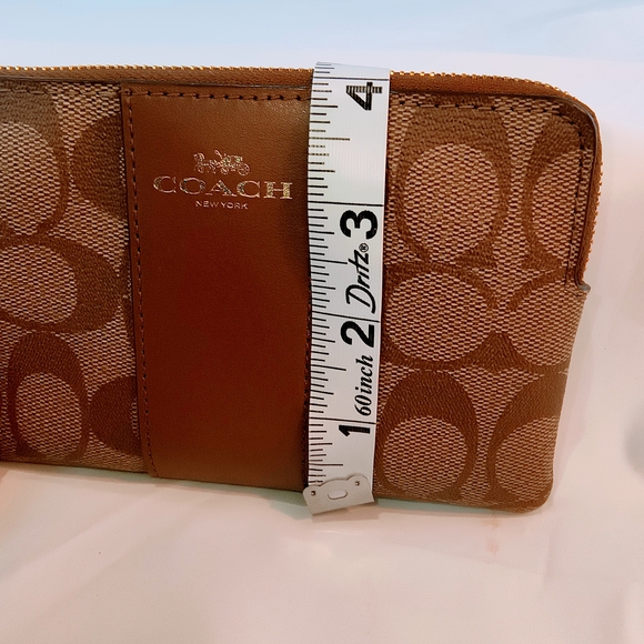NWT COACH Corner Zip Wristlet in Signature Canvas, Khaki &Saddle Brown, F58035 - Picture 12 of 14